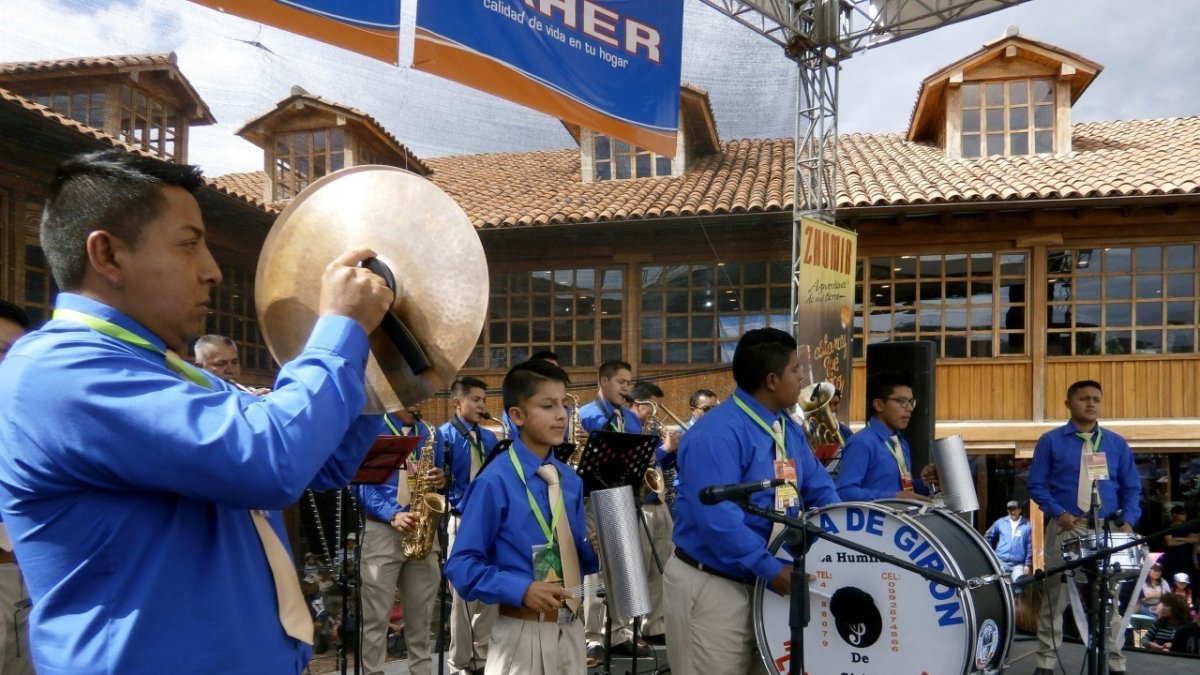 La Centenaria de Girón’ es una agrupación que mantiene a músicos de todas las edades.