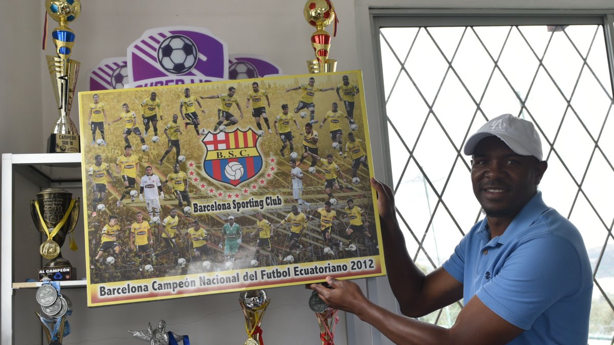 Jairo Campos es hincha de Barcelona, equipo en el que se formó de pequeño, y con el que también fue campeón en el año 2012.