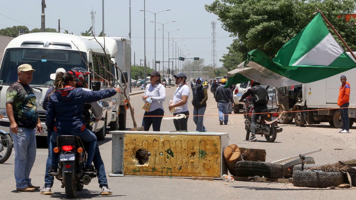 Cotoca. Un cerco a 22 kilómetros de Santa Cruz bloquea el paso.