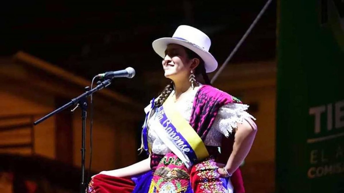 Gabriela Guamán Fajardo fue elegida como la Chola Cuencana 2022.