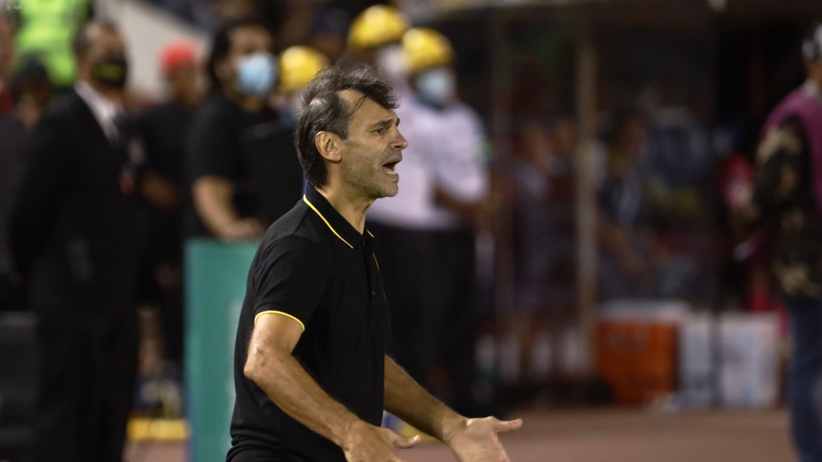 Fabián Bustos quiere ser campeón por segunda vez con Barcelona.