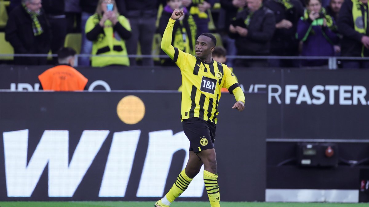 Moukoko se convirtió en el jugador más joven de la Bundesliga en sumar 10 goles.