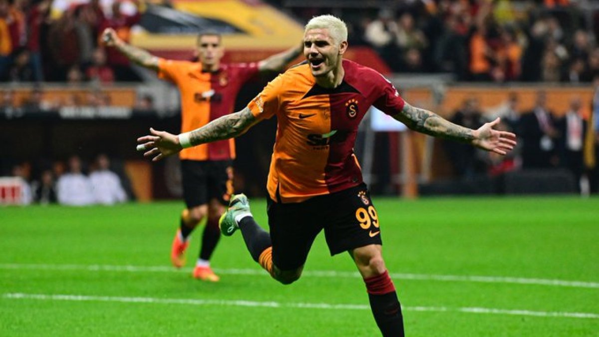 El argentino puso los dos tantos de su equipo a los 18’ y 59’.