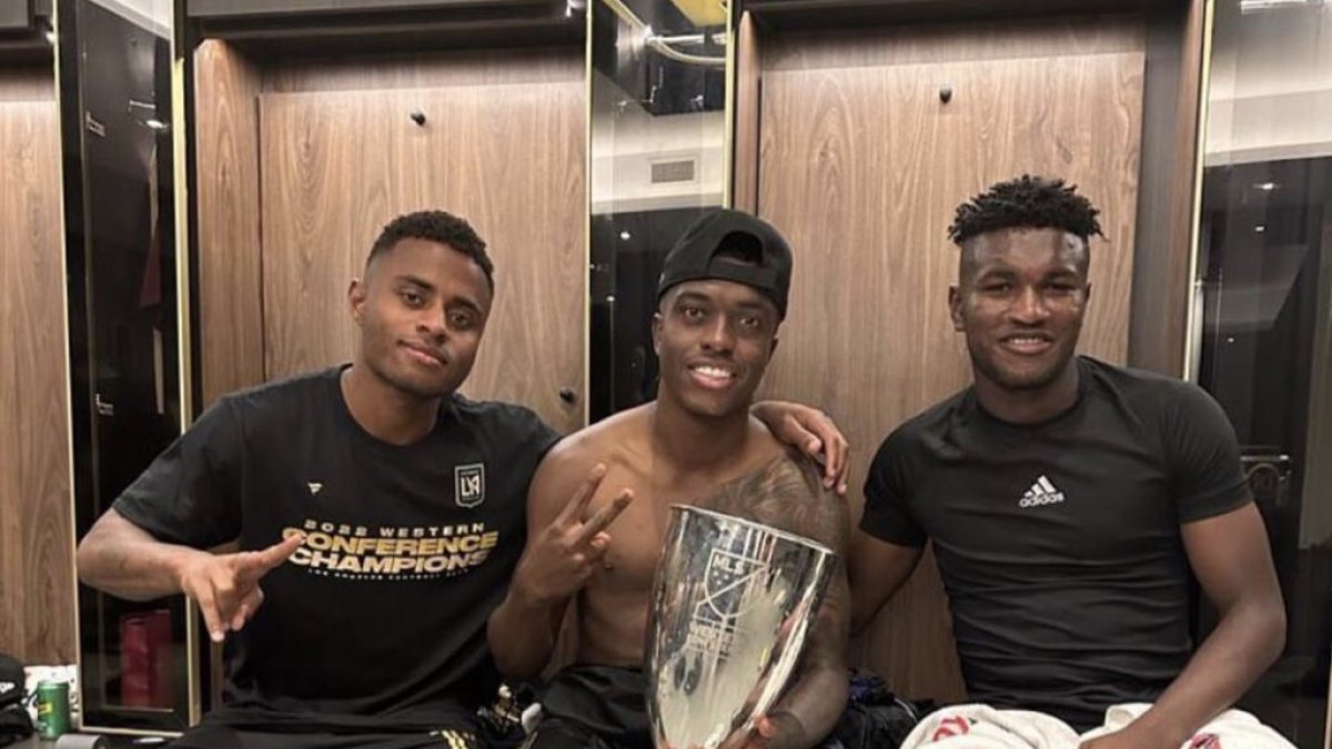 Diego Palacios, Sebastián Méndez y José Cifuentes, campeones con LAFC de la MLS.