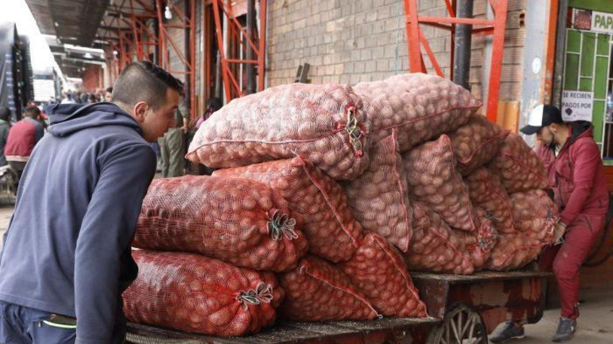 Mercado. Los alimentos son los que más han subido de precio.