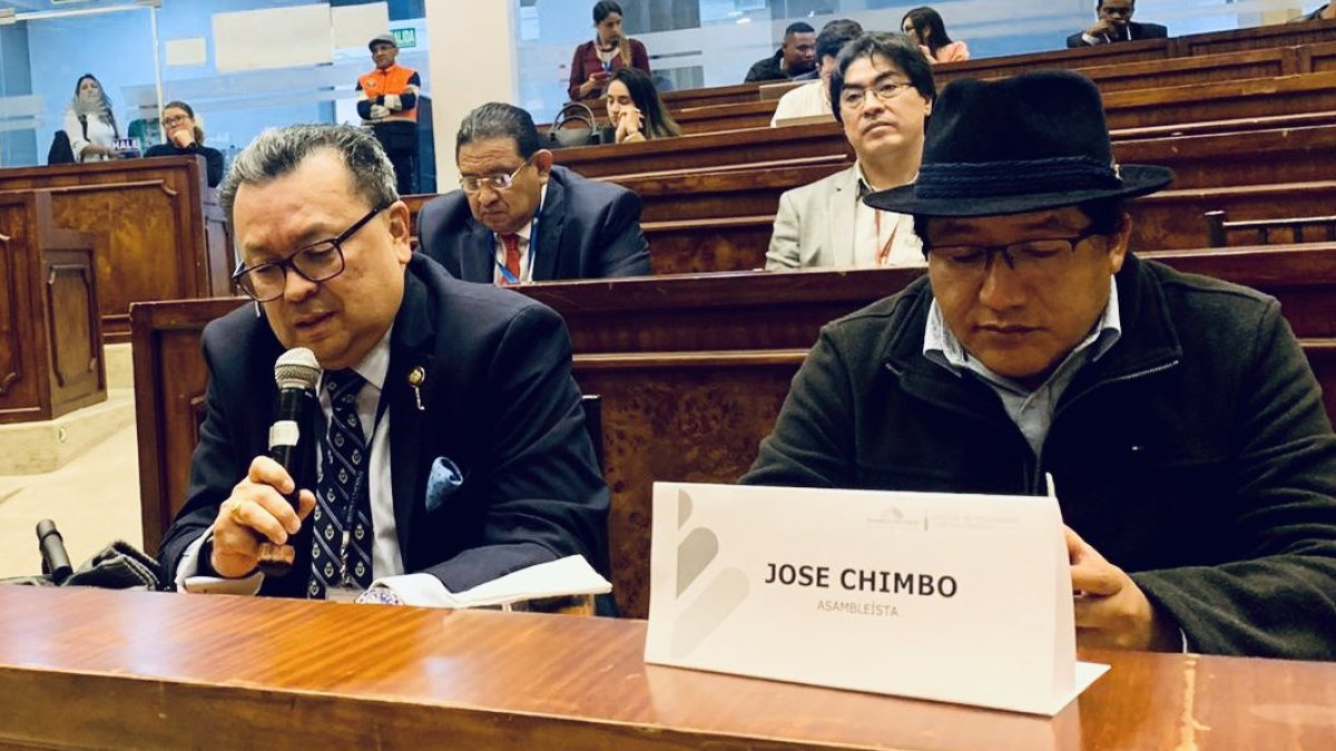 Héctos Vanegas y José Chimbo (Pachakutik) son dos de los cuatro interpelantes en este juicio político.