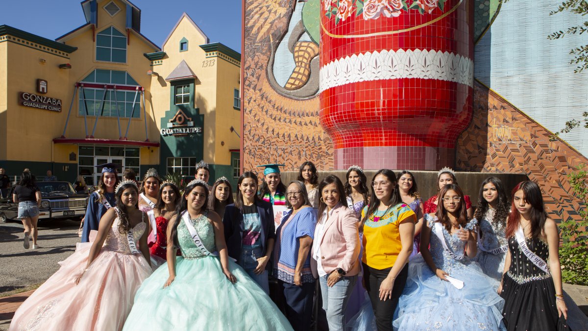 Las quinceañeras que participan en la campaña 