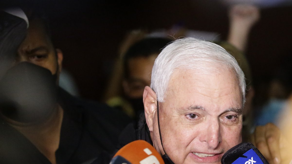 El expresidente de Panamá, Ricardo Martinelli (c), en una fotografía de archivo. / Bienvenido Velasco