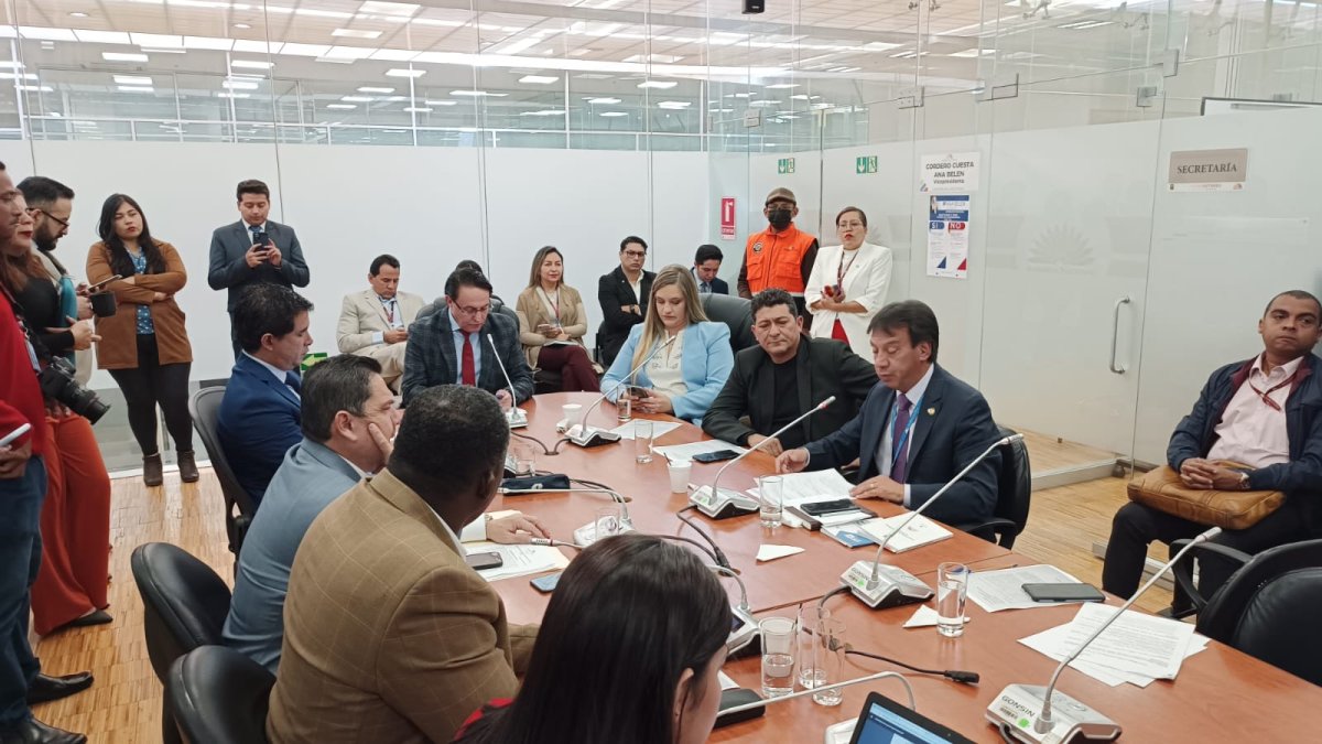 Jornada. La discusión se llevó en la sesión de la Comisión de Fiscalización, realizada ayer de forma presencial.