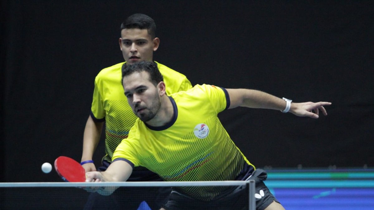 Emiliano Riofrío (i) y Alberto Miño aseguraron el bronce en dobles masculino tras vencer a Puerto Rico.