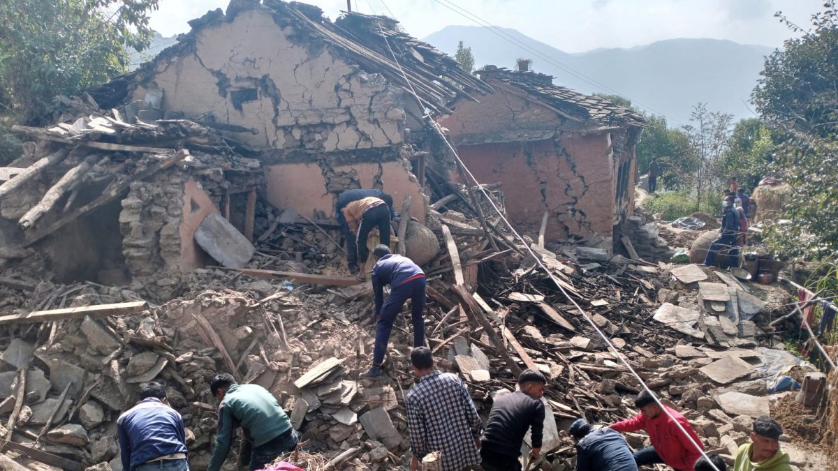 Los escombros que resultaron tras el movimiento telúrico entre la noche del martes 8 de noviembre y la madrugada de este miércoles.