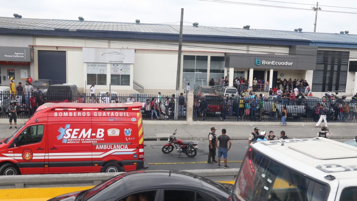 El oficial que participó en el operativo militar mencionó que ellos se encontraban camino a su cuartel cuando notaron a los antisociales y se detuvieron para actuar.