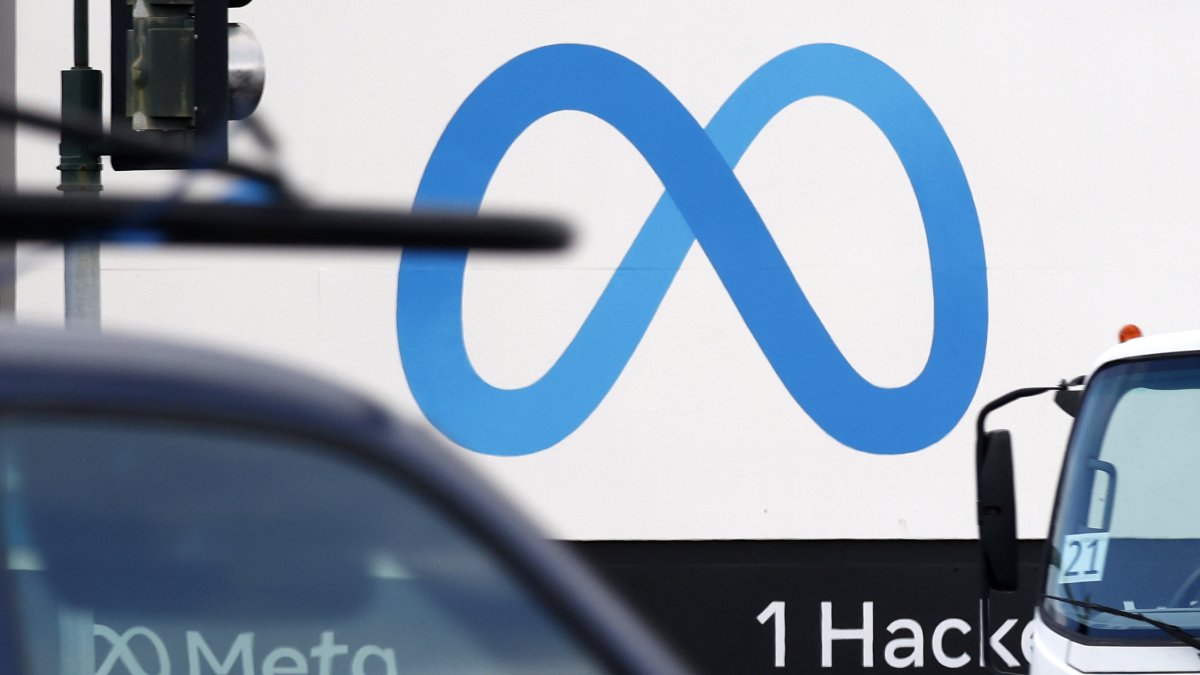 Se ve un cartel de Meta en la sede de Meta Platforms Inc., anteriormente llamada Facebook, Inc., en Menlo Park, California.