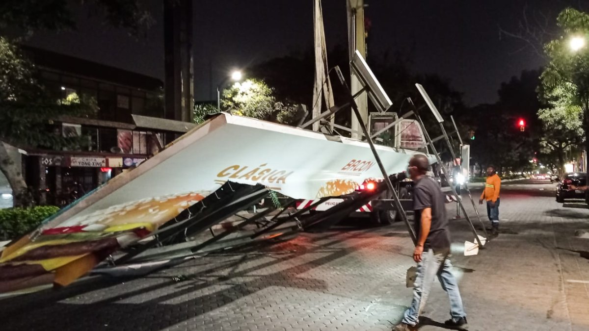 Hecho. Hace pocos días se ejecutó un operativo para el retiro de vallas.