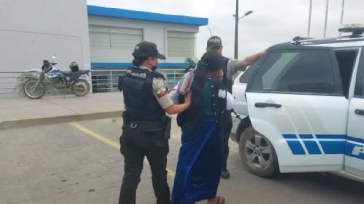 La mujer refirió que un sujeto le pidió que le permita guardar ambos carros a cambio de un pago