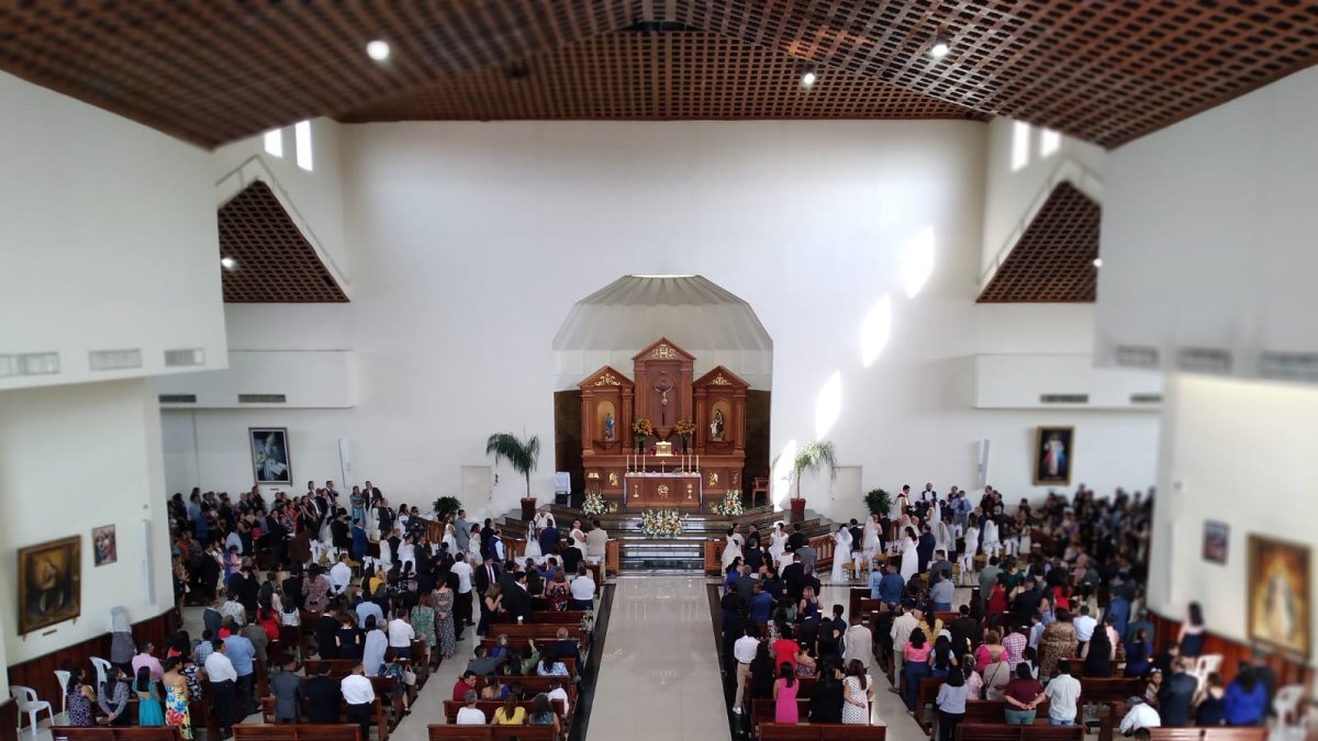 Actividad. El sábado pasado se cumplió el matrimonio colectivo.