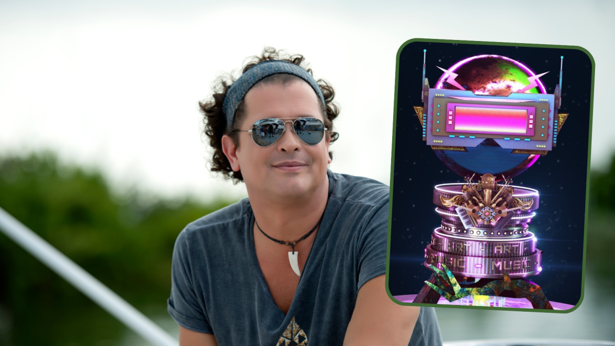 Carlos Vives y uno de los NFT.