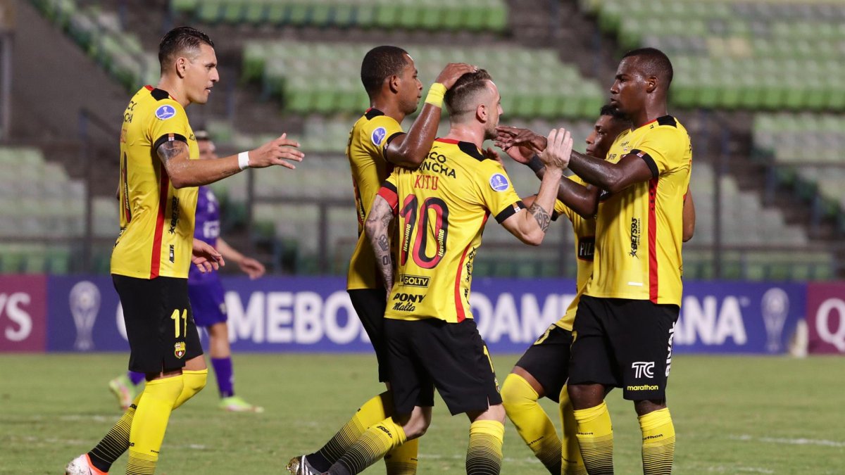 Damian Díaz de Barcelona celebra un gol, en una fotografía de archivo.