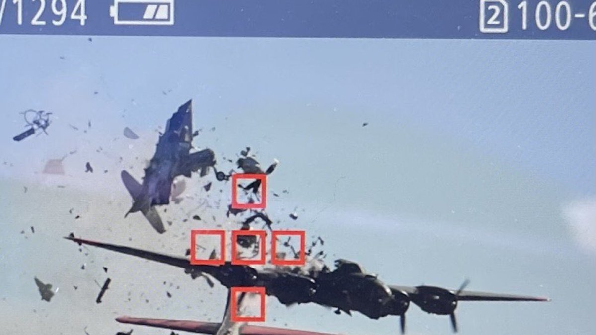 El programa incluía un desfile de aviones bombarderos, entre ellos el B-17, seguido de escoltas de cazas, incluido el P-63