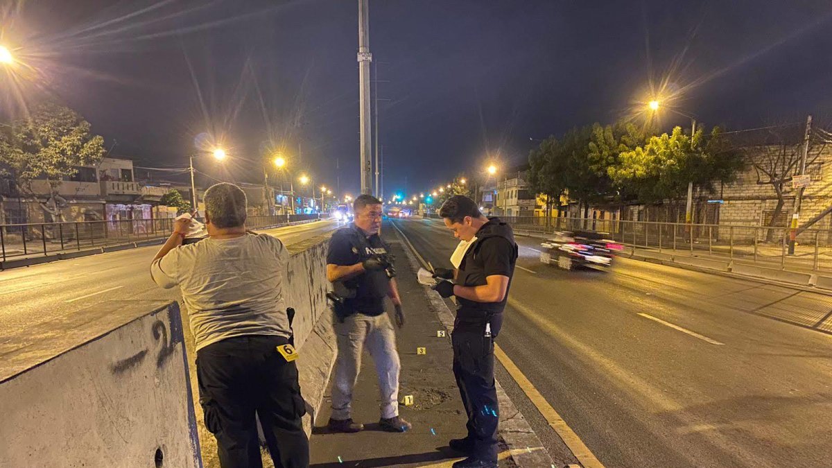 Diligencia. Peritos de Criminalística recogieron 7 indicios balísticos.