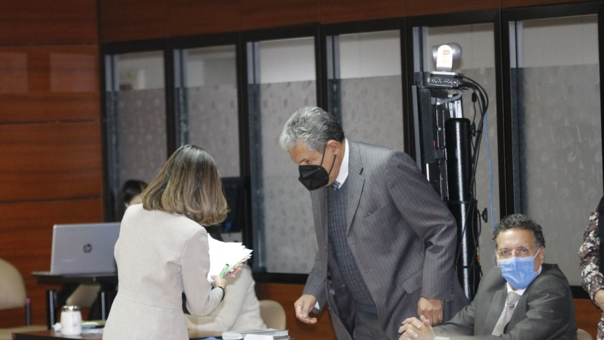 Defensa. Marcelo Ron defiende al excontralor Pablo Celi de la Torre.