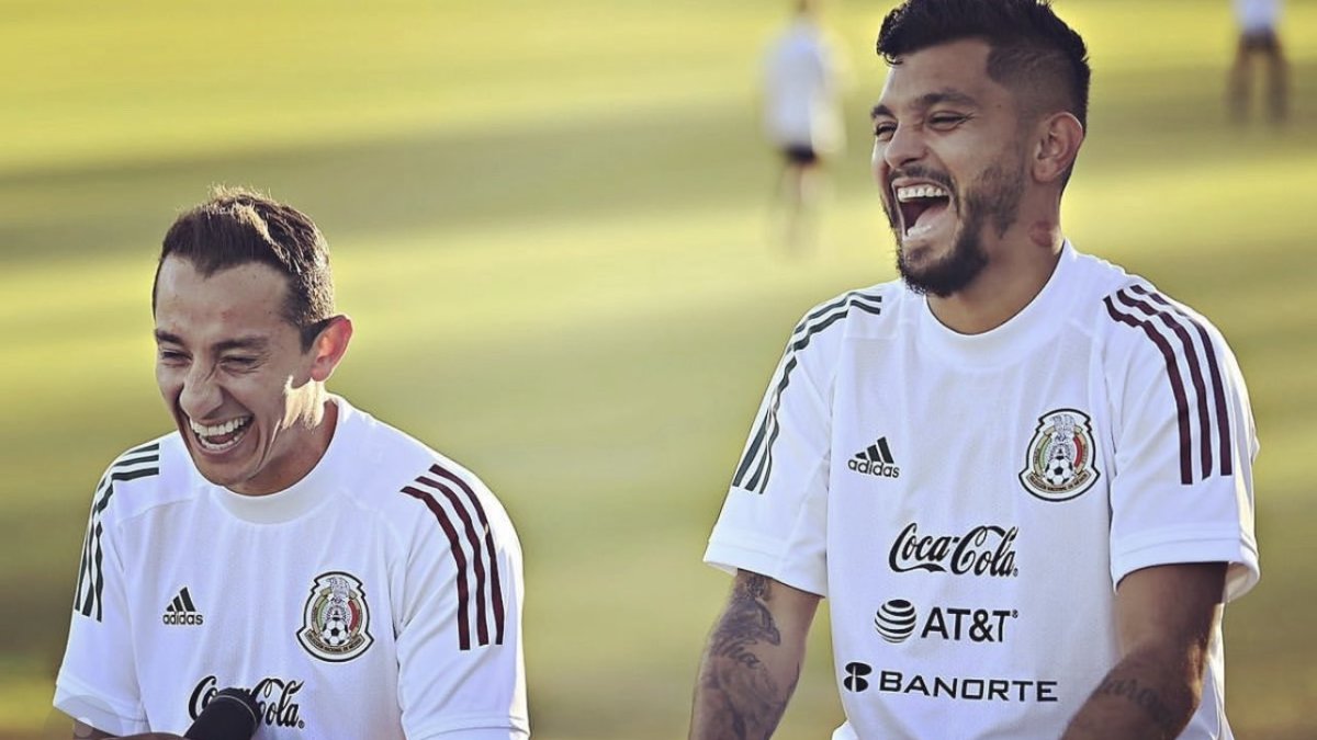 Andrés Guardado (izquierda) es un histórico de la selección mexicana de fútbol.
