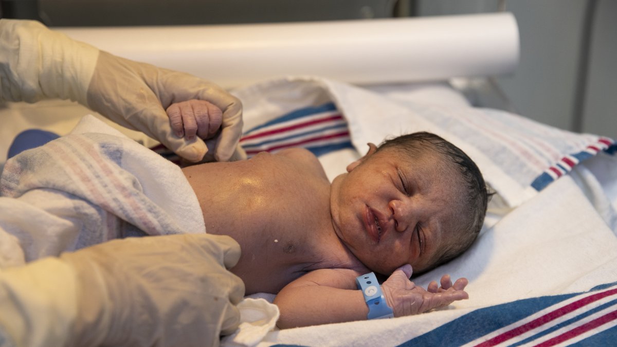 Damián, nacido hoy en la maternidad de la Altagracia, en Santo Domingo (República Dominicana) / EFE.