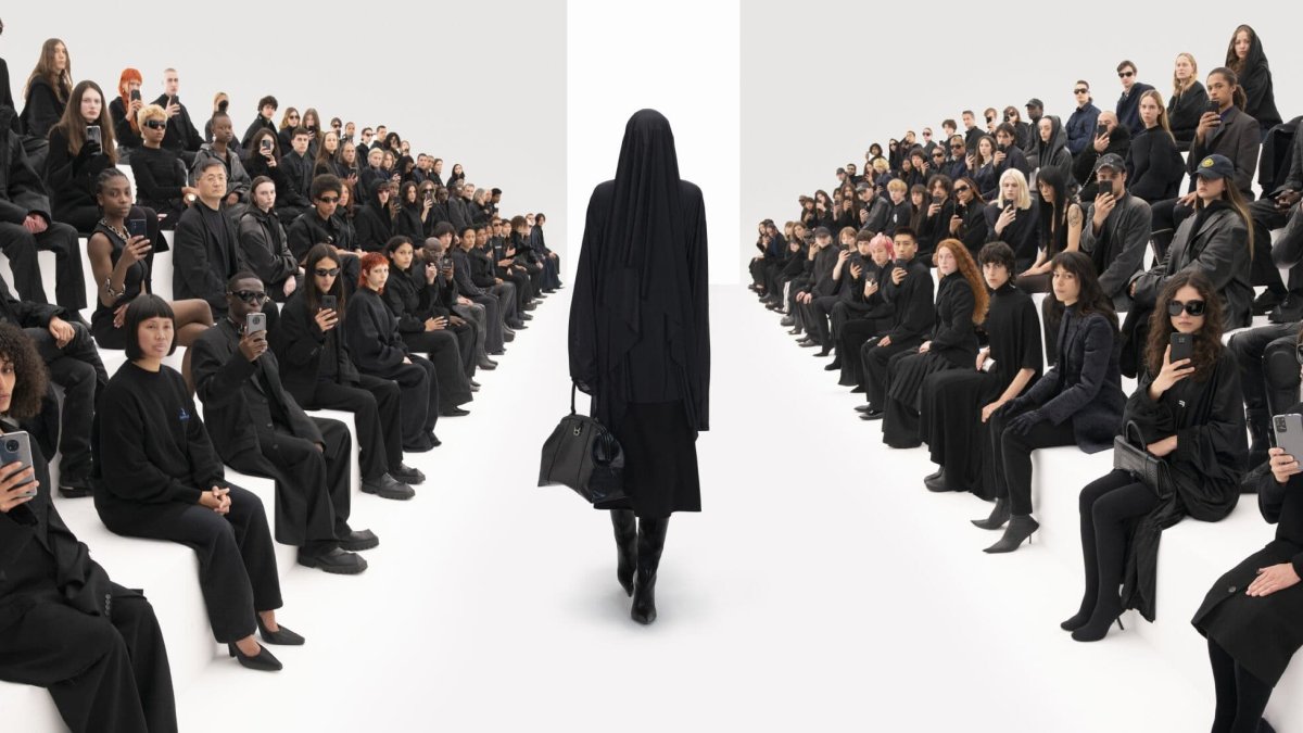 Balenciaga abandona Twitter