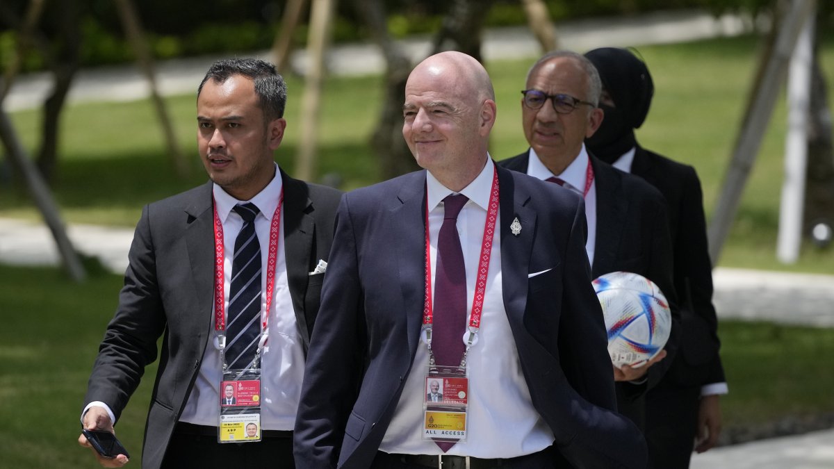 Gianni Infantino llegando a la cumbre de líderes del G20 en Bali. 