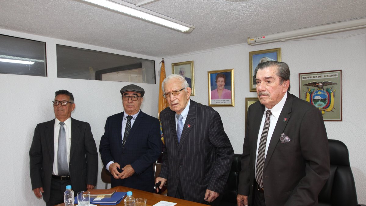 Los jubilados dicen acogerse a la nueva metodología, mientras que los adultos mayores están sin candidato.