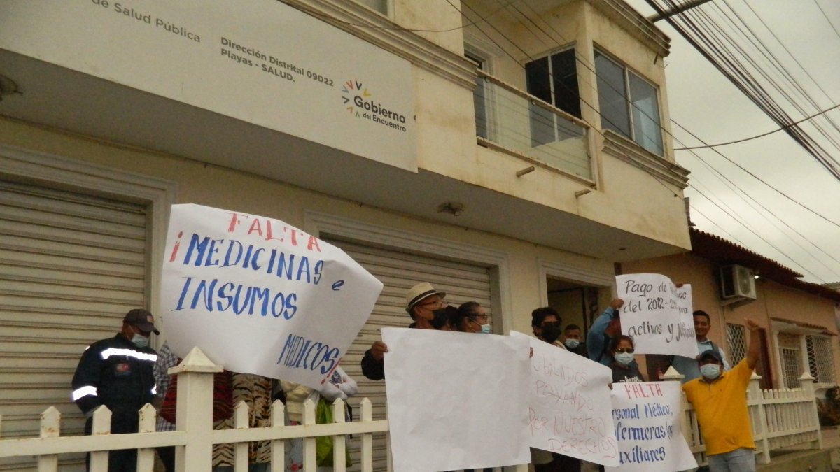 Sueldos. Los trabajadores reclaman también el pago del retroactivo.