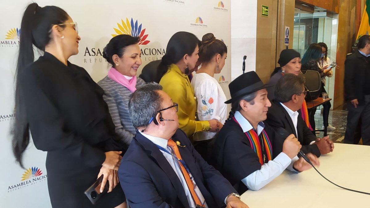 Salvador Quishpe dijo que desde hace varios meses venían teniendo problemas con la legisladora.