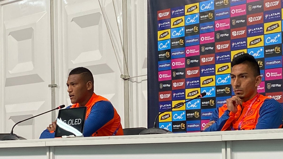 Carlos Gruezo en rueda de prensa.