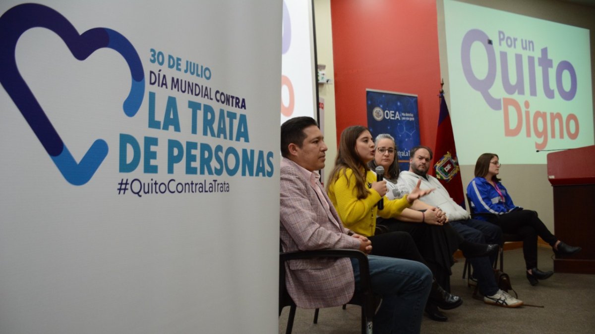 Acto. Expertos apuntan a informar y sensibilizar a la población sobre el tema.