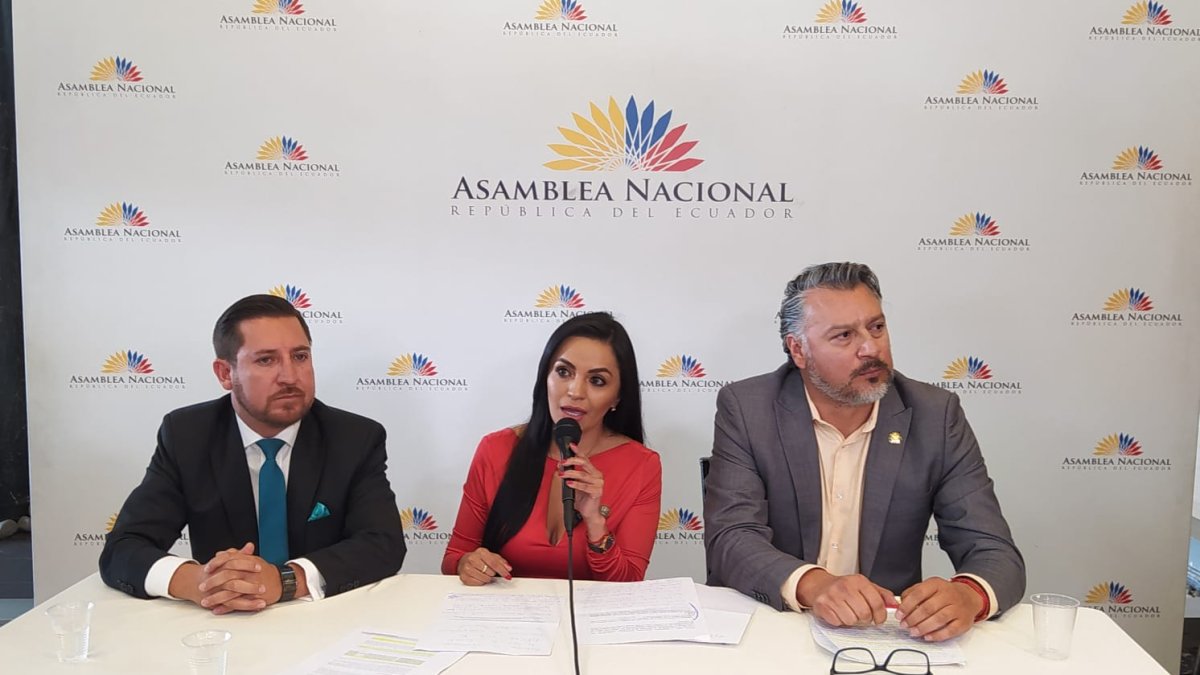 El anuncio de la separación de los tres asambleístas se produjo el 10 de noviembre pasado.