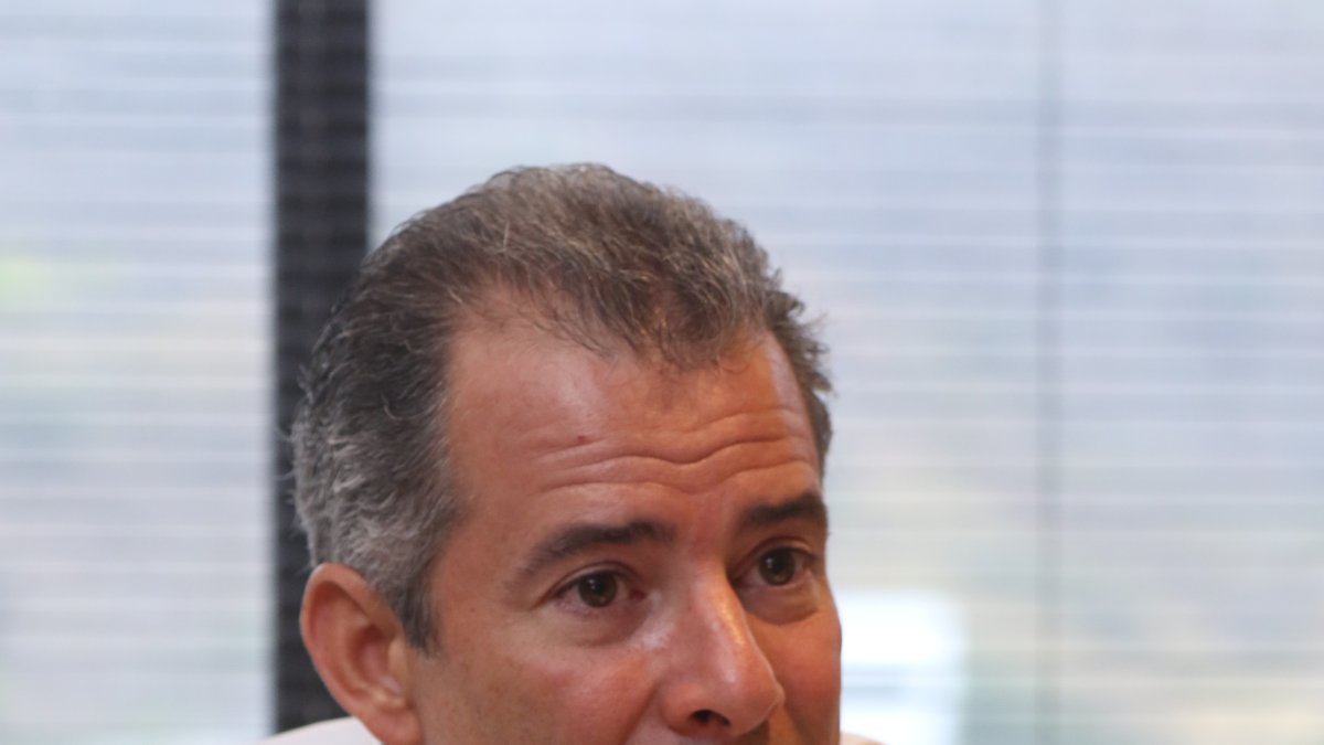 Samuel Reyes recuerda aquellos escenarios que vivió precisamente en el corazón del Puerto Principal y que le dieron alegría y paz; la misma que, advierte, urge recuperar para solo así mantener viva la historia y el patrimonio de Guayaquil.