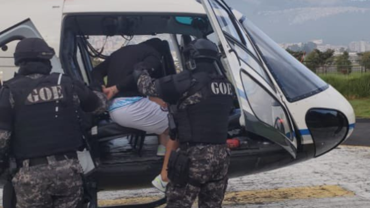 El traslado de uno de los reos.