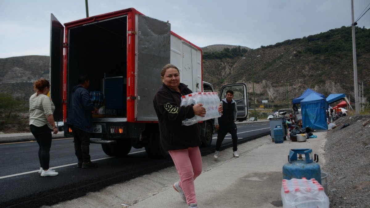 Listos. Los trabajos para garantizar la seguridad del evento religioso y de los feligreses toman forma en la Panamericana Norte.