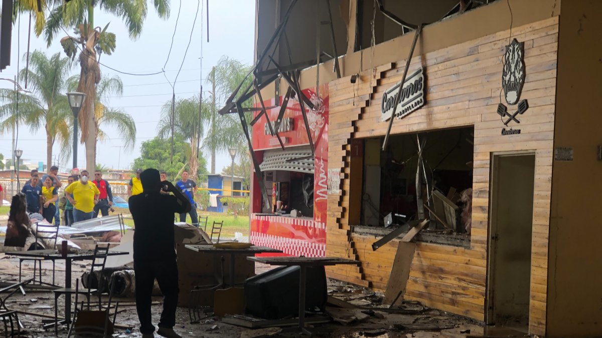 Una posible fuga de gases provocó daños en cuatro restaurantes en la Terminal Terrestre de Babahoyo