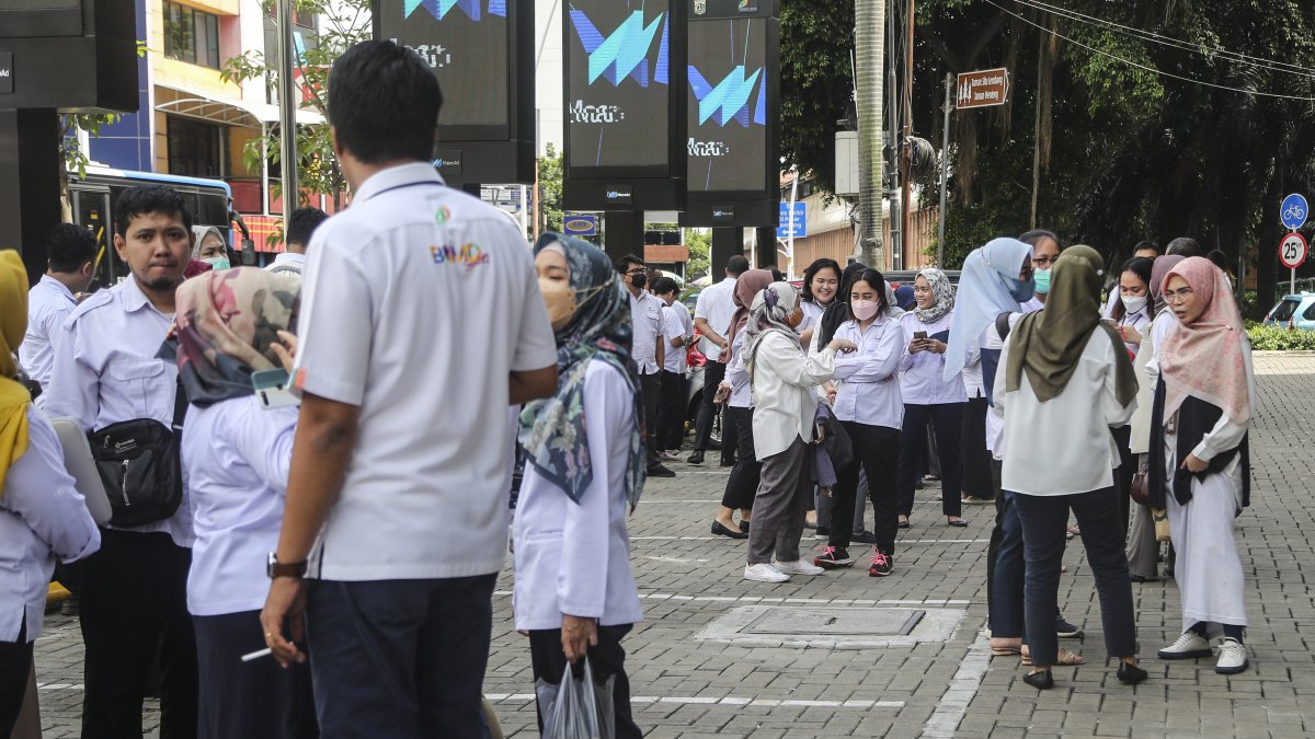 El portavoz del gobierno de Cianjur, Adam, indicó que la mayoría de las víctimas fallecieron en el hospital Sayang. /
