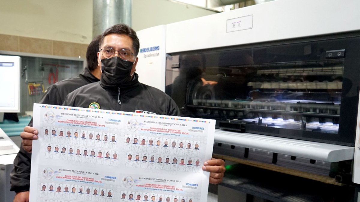 Las primeras papeletas que se empezaron a imprimir son las de hombres para el Consejo de Participación.