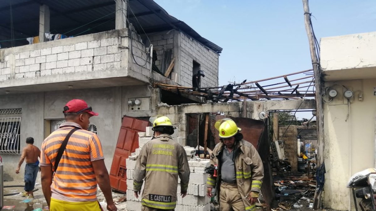 La explosión, suscitada en el callejón Ñ entre la 25 y 26, fue asistida por cinco unidades de combate y una ambulancia del BCBG.