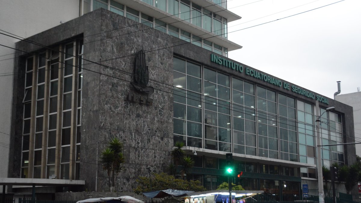 Hasta que no se resuelva el recurso, la jueza dispuso que el Consejo Directivo del IESS no sea convocado.