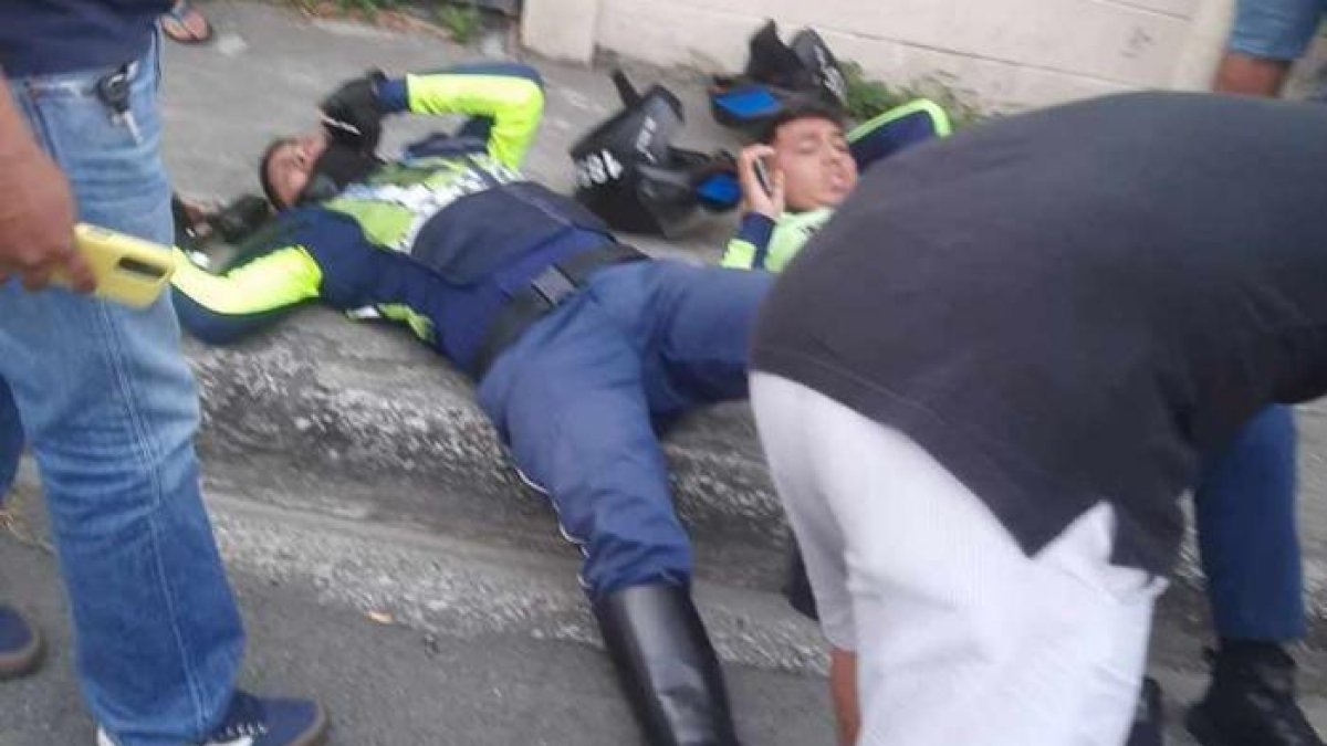 Hecho. El 12 de noviembre dos agentes fueron atacados a bala.