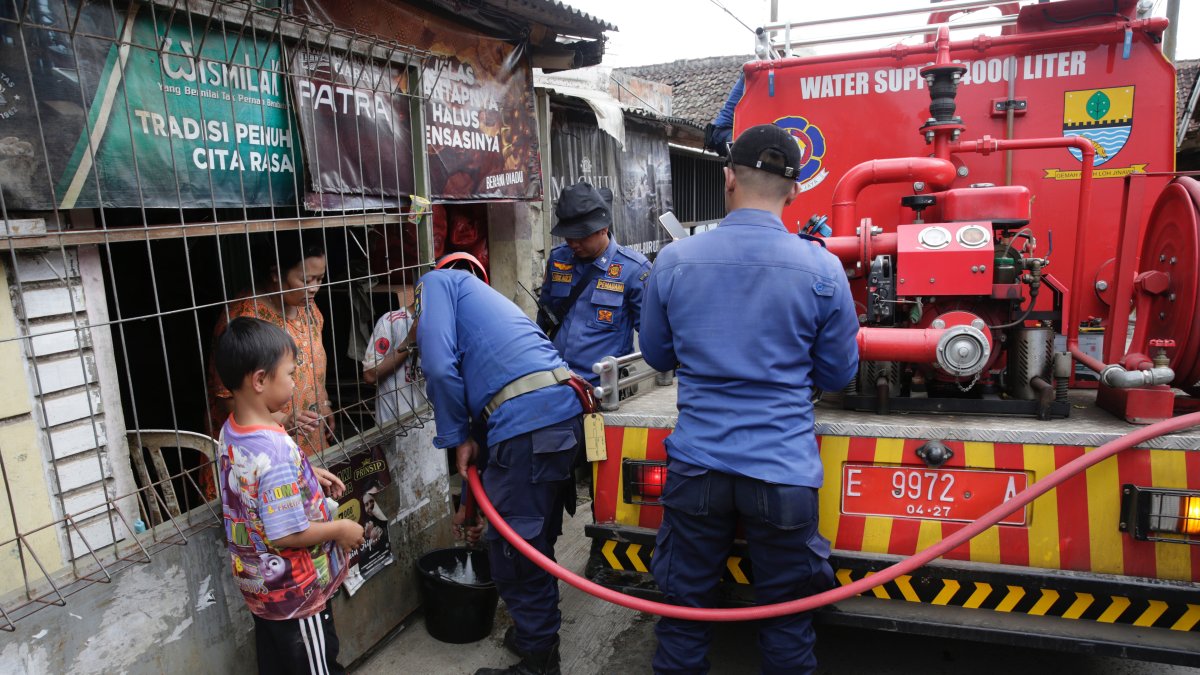 Las labores de rescate tras el terremoto en Indonesia continúan, la misión hallar más personas con vida. EFE /