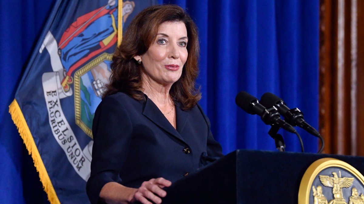 Kathy Hochul, la gobernadora de Nueva York que dispuso la medida.