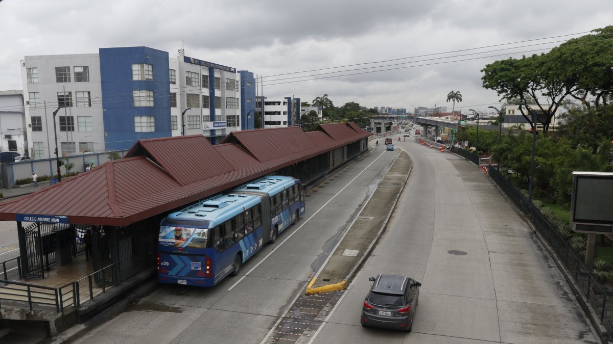 En lo que va de noviembre se han registrado cuatro choques en paradas de la troncal 1 y 2.