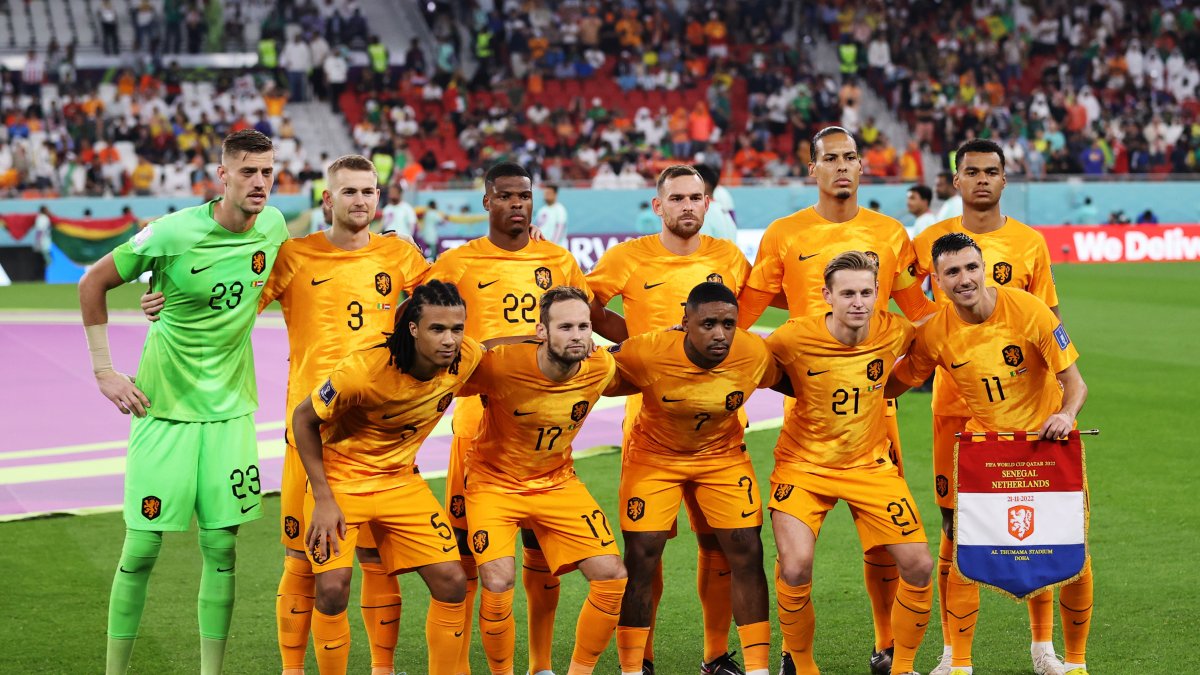Países Bajos ganó el primer partido de la Copa del Mundo contra Senegal por 2-0.