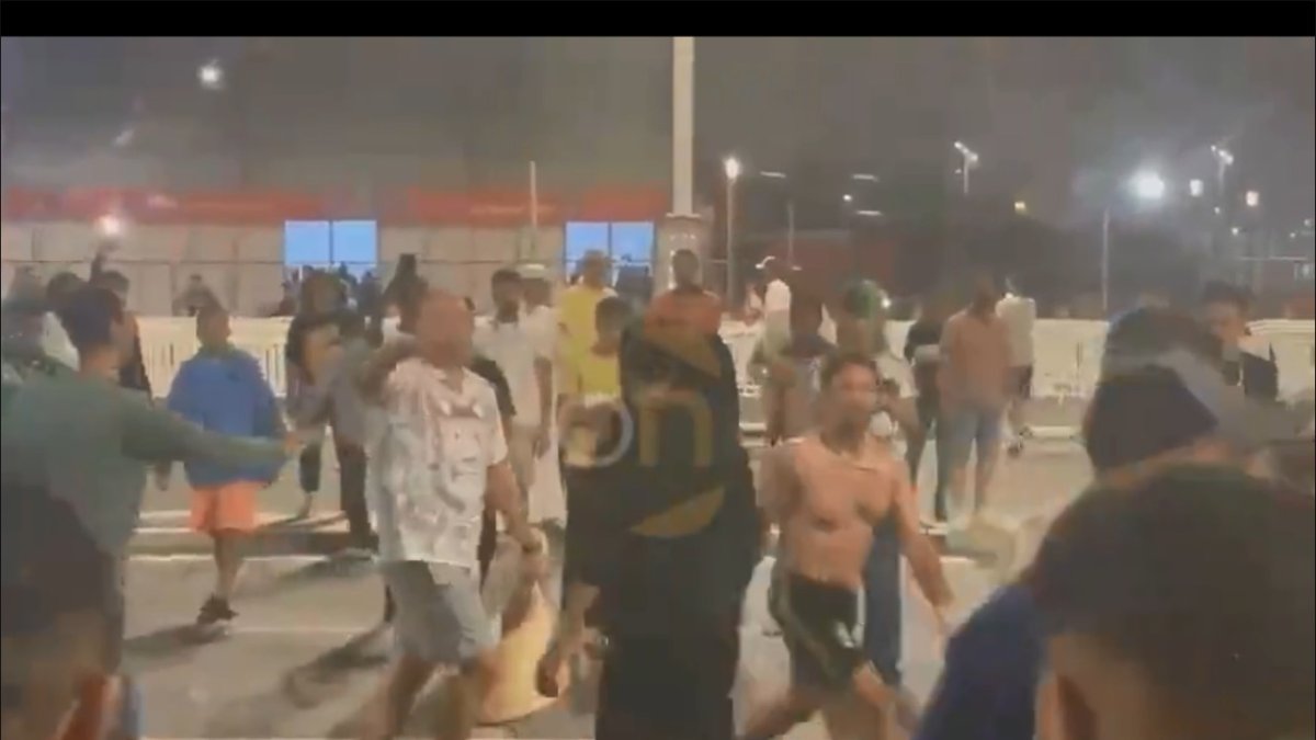 El contexto de la pelea se da a horas del segundo partido mundialista entre Argentina vs. México por el Grupo C.