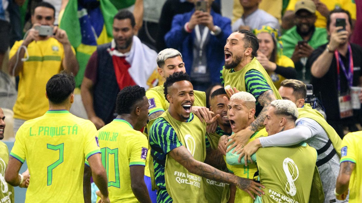 Brasil pasa a liderar el grupo